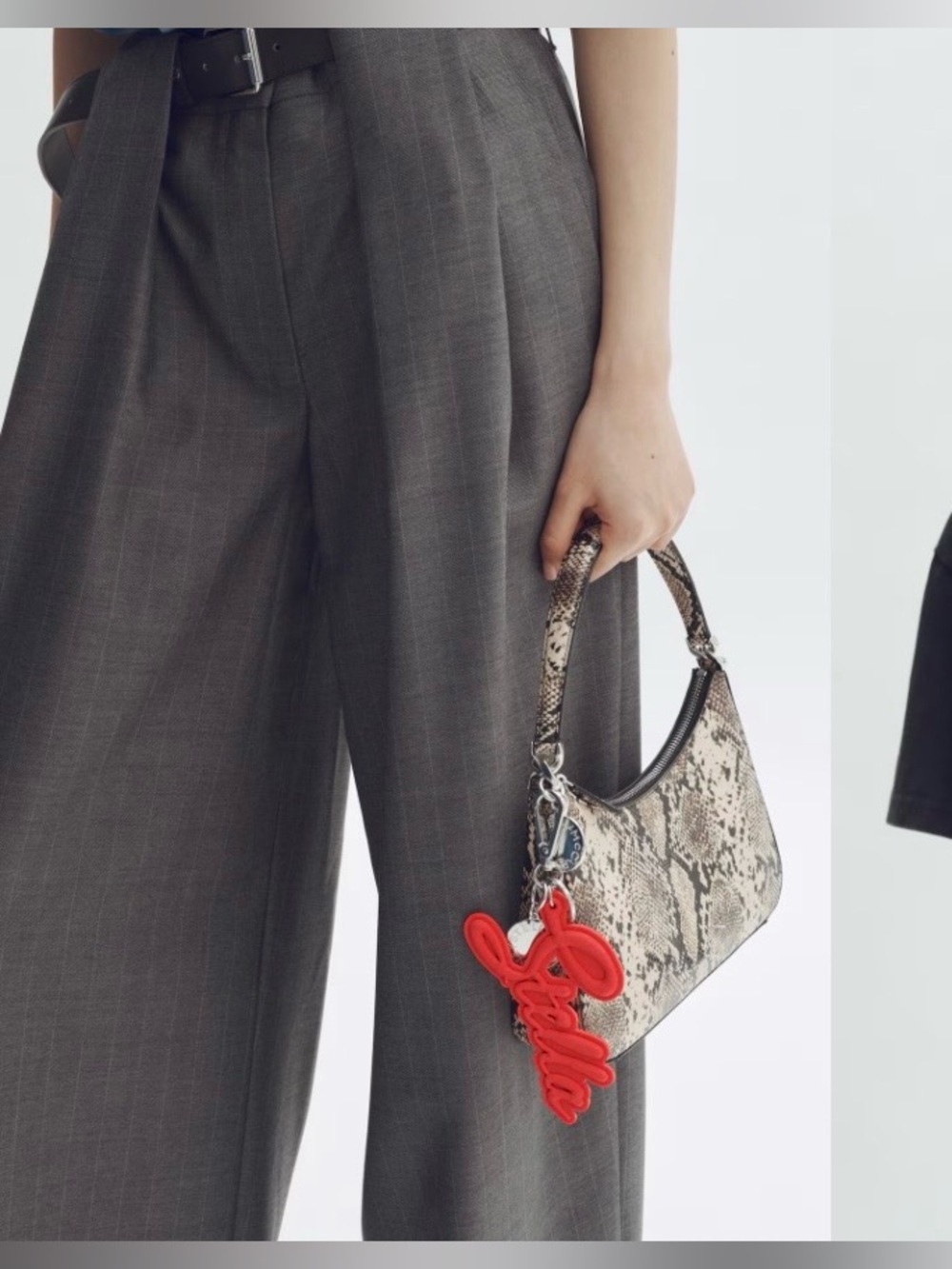 STELLA MCCARTNEY H&M
STELLA BAG CHARM - Picture 4 of 5
